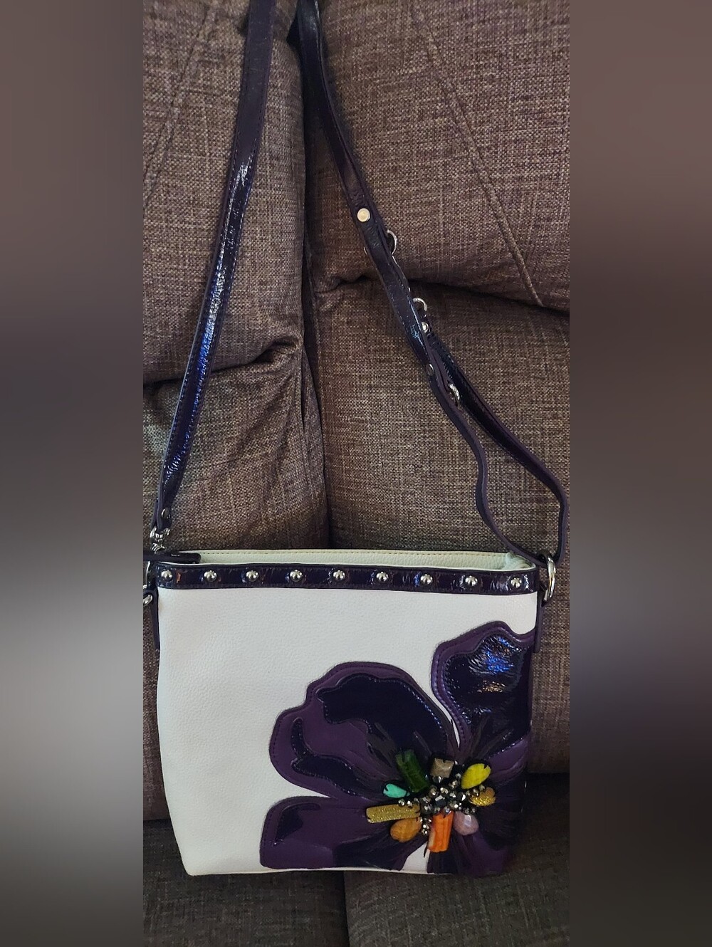 Sharif 1827 White Crossbody Bag with Purple Floral Applique and Gloss Trim